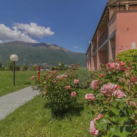 Brezza Del Lario Bilocale Giardino Дервио