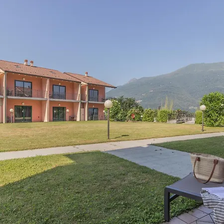 Brezza Del Lario Bilocale Giardino Дервио