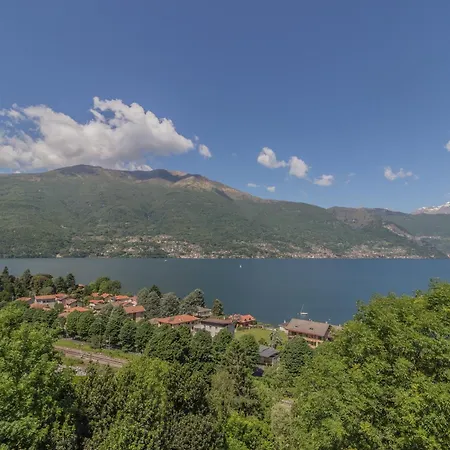 Brezza Del Lario Bilocale Giardino Дервио